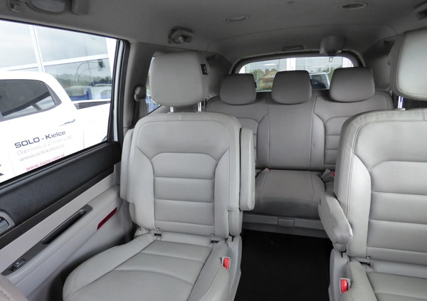 SsangYong Rodius cena 68900 przebieg: 59538, rok produkcji 2016 z Zdzieszowice małe 436